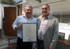 Reconocimiento del escritor Juan José Oliva Olmos al Intendente Gustavo Benedetti