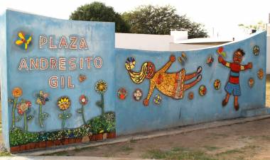 Avanzan con fuerza las obras de “Puesta en Valor” de la Plazas Enrique Brizio y Andresito Gil