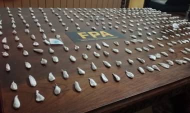 LA FPA DESARTICULÓ UNA BANDA QUE COMERCIALIZABA COCAÍNA DE ALTA PUREZA EN CORRAL DE BUSTOS. NUEVE DETENIDOS