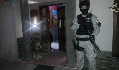 CAEN DOS REFERENTES NARCOS CON COCAÍNA, MARIHUANA, ARMA Y DINERO EN RÍO TERCERO