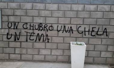 Repudio por pintadas en el Centro de Salud “Dr. Carlos Vieyra”