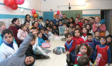 El Intendente participó del festejo del Día del Niño en la escuela Martín de Güemes