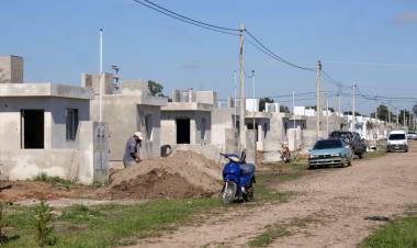 AVANZA A BUEN RITMO LA OBRA DE LA  VIVIENDA MUNICIPAL N° 307