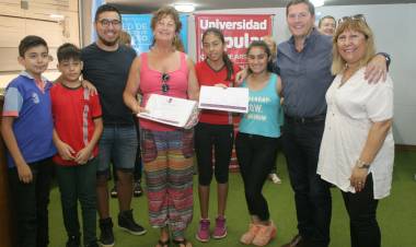 Se entregaron los Certificado de la Universidad Popular