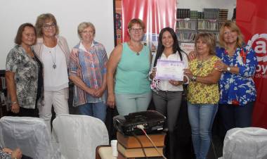 Se concretó la charla “Salir del molde para construir nuestro futuro”