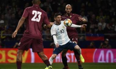 Argentina jugó mal y perdió 3 a 1 con Venezuela