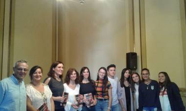 Se entregaron los Certificados del Concurso  Microrrelatos en el marco del CILE