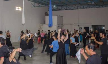 En el Ctro. Vecinal Xanaes se realizó una capacitación de Zamba y Cueca 
