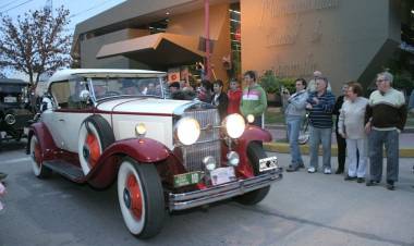 2° ENCUENTRO NACIONAL E INTERNACIONAL DE AUTOS ANTIGUOS  EN ARROYITO  “AMIGOS  AUTOS ANTIGUOS ”