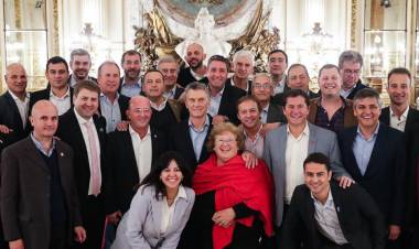 EL INTENDENTE CRAVERO JUNTO AL PRESIDENTE MAURICIO  MACRI