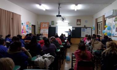 IMPORTANTE CHARLA SOBRE VIOLENCIA DE GÉNERO, CON ALUMNOS DEL TERCIARIO