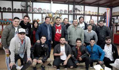 Cuento Viejo ofreció un show en el Teatrillo