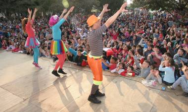 Multitudinaria fiesta del Día del Niño en Arroyito