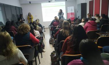 Charla Día Naranja en el Nivel Superior Escuela Dr. Dalmacio Vélez Sarsfield