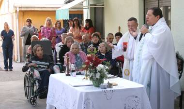 Se celebró la misa y unción de los enfermos en el Hogar de Ancianos Juan XXIII