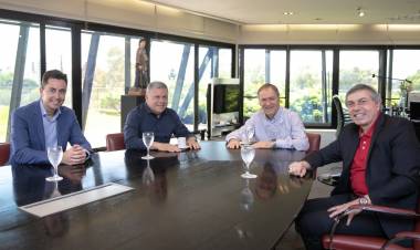 El gobernador Juan Schiaretti recibió al electo intendente de Arroyito Gustavo Benedetti 