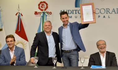 El Vicegobernador, acompañado del Intendente Municipal, dio inicio a la Obra de Cloacas, Red Troncal para la Zona Sur de la Ciudad: una inversión de más de 80 millones