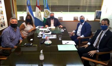 EL INTENDENTE GUSTAVO BENEDETTI SE REUNIÓ CON AUTORIDADES DEL BANCO NACIÓN