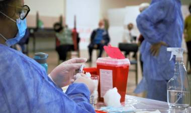 COVID-19 :ARROYITO APLICA 300 NUEVAS DOSIS 