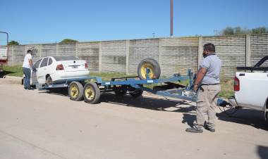 EL MUNICIPIO DE ARROYITO LOGRÓ REMOVER 34 VEHÍCULOS ABANDONADOS EN LA VÍA PÚBLICA