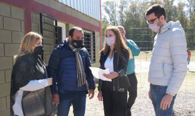 EL MUNICIPIO GESTIONÓ DONACIONES PARA EL CENTRO VECINAL LA CURVA Y LA COOPERATIVA ESCOLAR EL FUERTECITO LTDA.