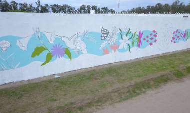 ARROYITO COMENZÓ UN GRAN MURAL QUE INVITA A SER INTERVENIDO POR TODOS LOS VECINOS