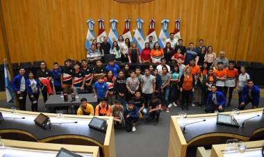 ESCUELAS DE EL FUERTECITO Y LA CURVA REALIZARON UN VIAJE CULTURAL A LA CIUDAD DE CÓRDOBA