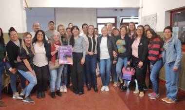 CONTINÚAN LOS TALLERES SOBRE LA CAMPAÑA DE SENSIBILIZACIÓN CONTRA LA VIOLENCIA DE GÉNERO