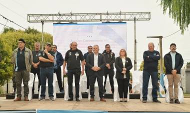 VETERANOS DE ARROYITO RECIBIERON LA «MONEDA NACIONAL» ACUÑADA ESPECIALMENTE EN HOMENAJE A LA GESTA DE MALVINAS