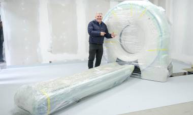 ARROYITO INVIERTE MÁS DE 110 MILLONES DE PESOS, JERARQUIZANDO LA SALUD PÚBLICA DE LA REGIÓN, LLEGÓ SU TOMÓGRAFO