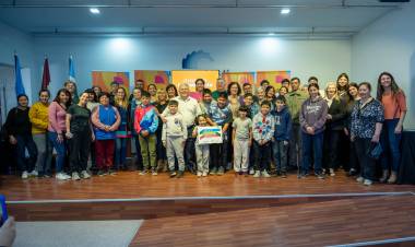 El Municipio de Arroyito, entrega más de 7 millones, producto de la adhesión al Programa Boleto Educativo Rural