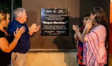 Homenaje a Roque Martínez: El escenario mayor de la Plaza 25 de Mayo lleva su nombre