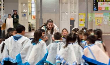 Arroyito conmemoró el Día de la Independencia con un emotivo acto en la Escuela José María Paz