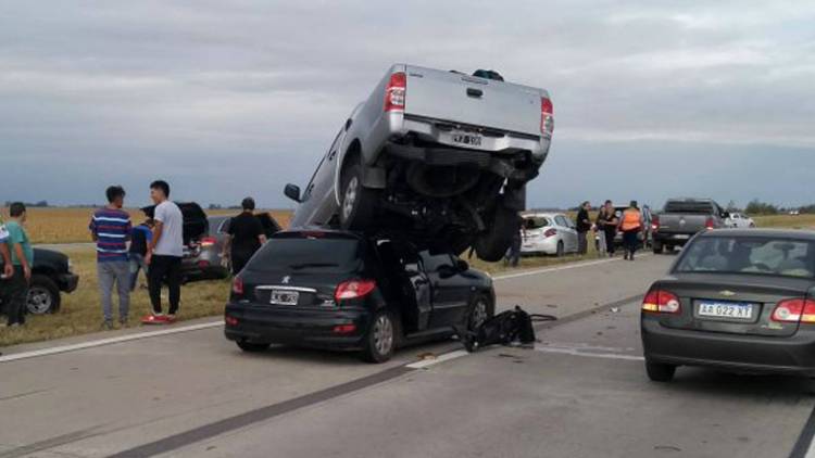 Espectacular accidente en la autopista Córdoba – Rosario