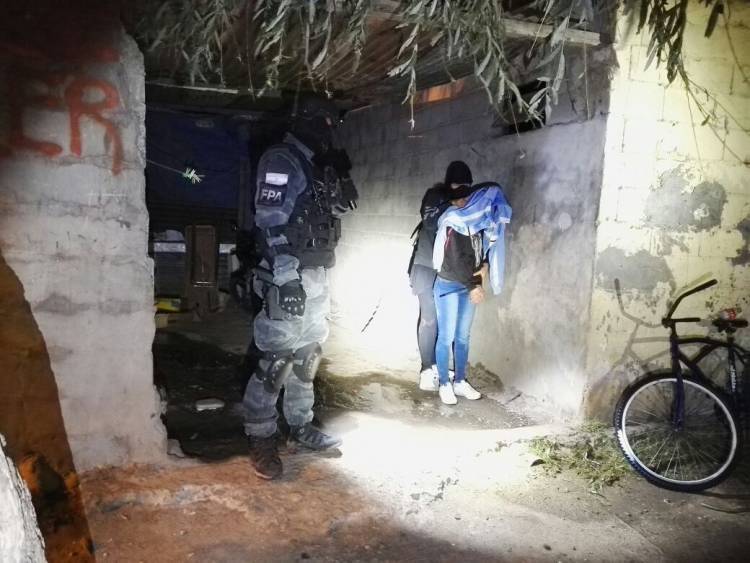 LA FRANCIA:  PAREJA DETENIDA CON ENVOLTORIOS DE COCAÍNA LISTOS PARA LA VENTA