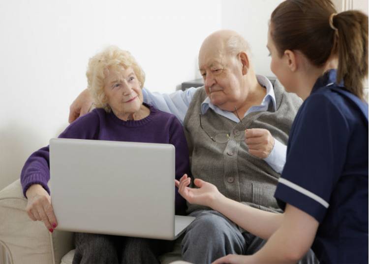 Dio inicio el curso de Tecnología para la Tercera Edad