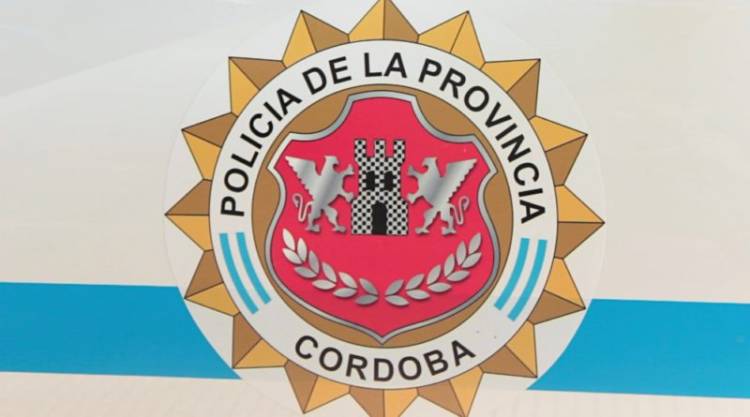 Un policía de franco detuvo a una banda que robaba con inhibidores de alarmas
