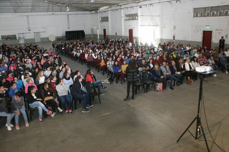 Conferencia: NO al BULLYING en Arroyito 