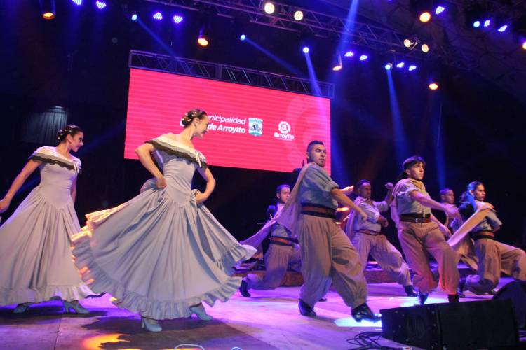El Ballet Municipal de Arroyito participó de la grabación del programa Certamen Solidario