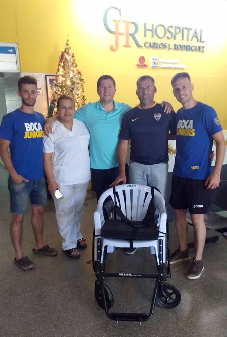 El Hogar Juan XXIII y el Hospital recibió donaciones de la Peña Arroyito Azul y Oro 