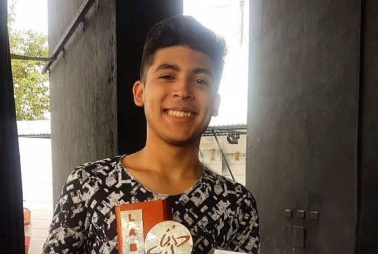 Matías Palomo artista local, ganador en el Festival Nacional de Laborde