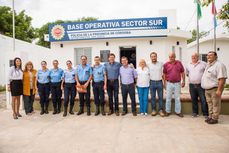 EL INTENDENTE CRAVERO JUNTO AL SEC. DE OBRA PÚBLICA LAFARINA ENTREGARON UN SUBSIDIO DE $50.000 PARA LA  BASE OPERATIVA SECTOR SUR   