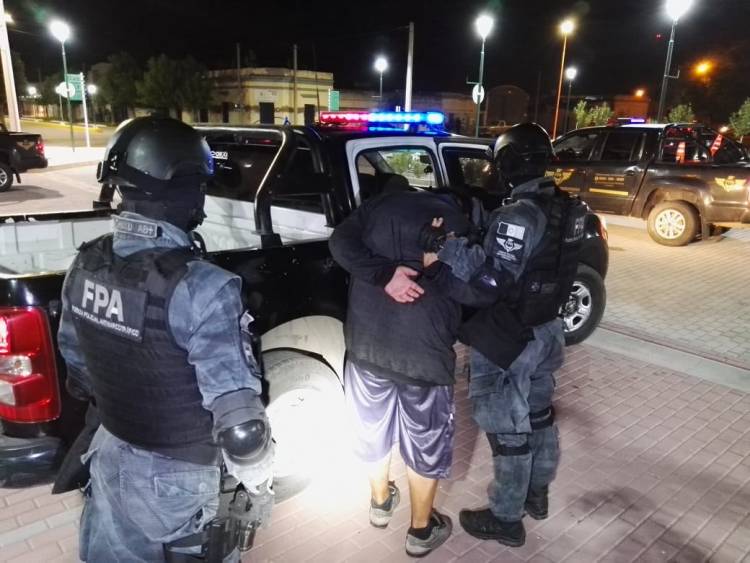 FPA DETUVO AL TERCER INTEGRANTE DE UNA BANDA FAMILIAR QUE VENDÍA DROGAS EN LA FRANCIA