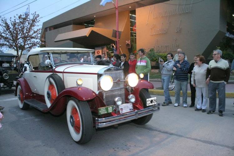 2° Encuentro Nacional e Internacional de Autos Antiguos  en Arroyito, cronograma.