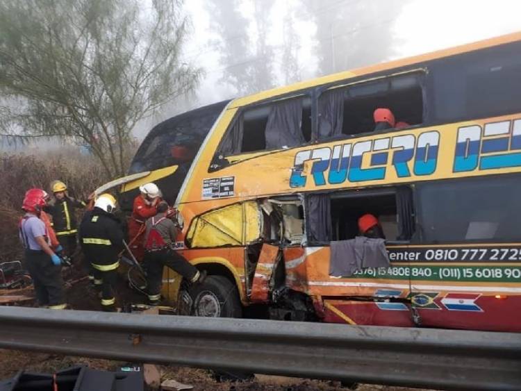 Murió una pasajera  por choque de colectivo en La Francia