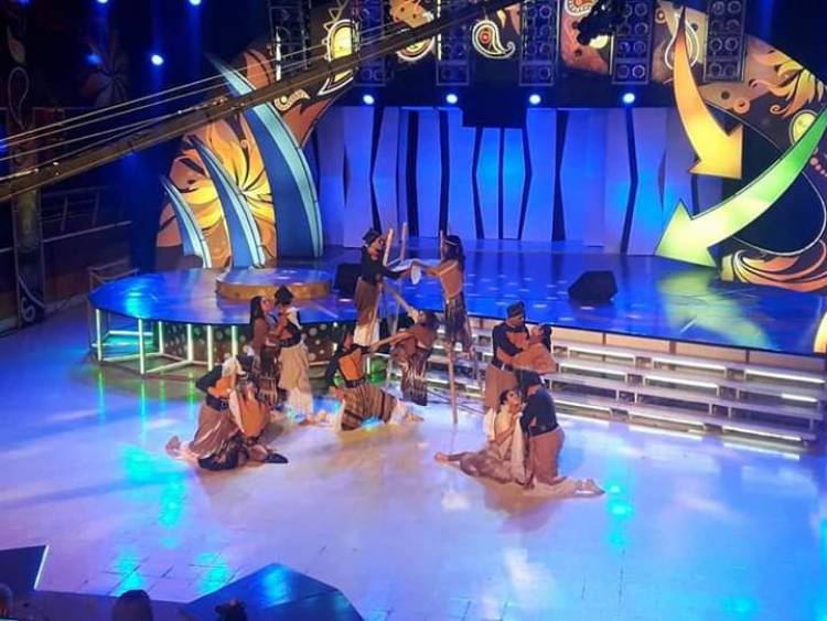 Concurso Solidario - De Hembras y Milicos 