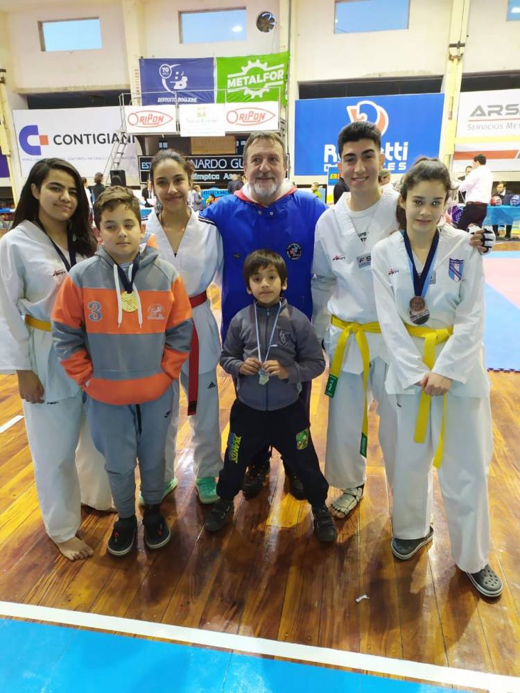 Destacada actuación de deportistas del Polideportivo Municipal