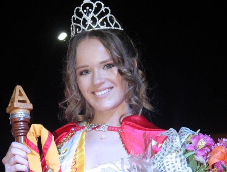 XXIV Feria Nacional de Artesanías y elección de la Reina de Arroyito