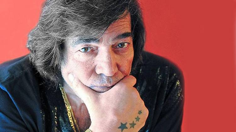 Murió Cacho Castaña