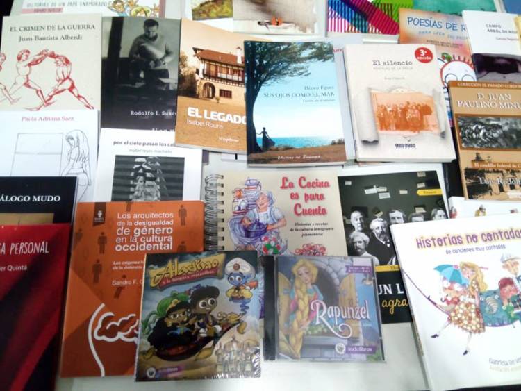 Nuestra biblioteca recibe una importante donación de libros